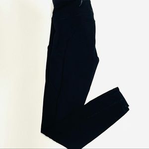 Lululemon leggings with side pockets and zip pouch
